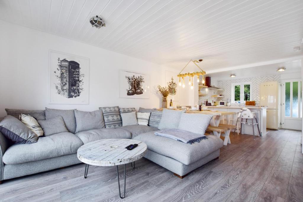 Luxury Lodge In The Heart Of The Cotswolds Cirencester Εξωτερικό φωτογραφία